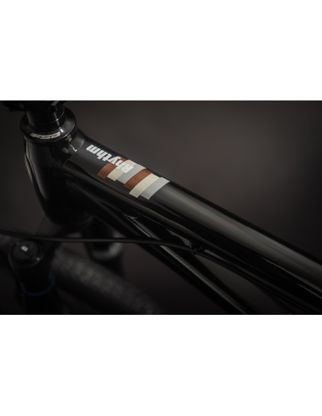 DMR Rower RHYTHM Pro - Black + Widelec Rock Shox Reba 26"